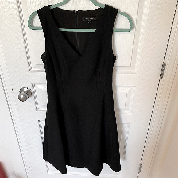 Banana Republic ⚡️ - V Neck Dress - Picture 1 of 5
